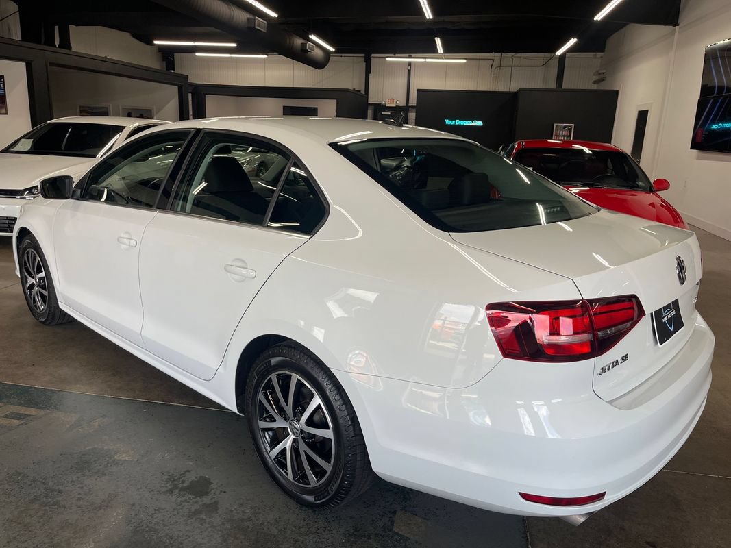 Used 2017 Volkswagen Jetta SE FWD image 7