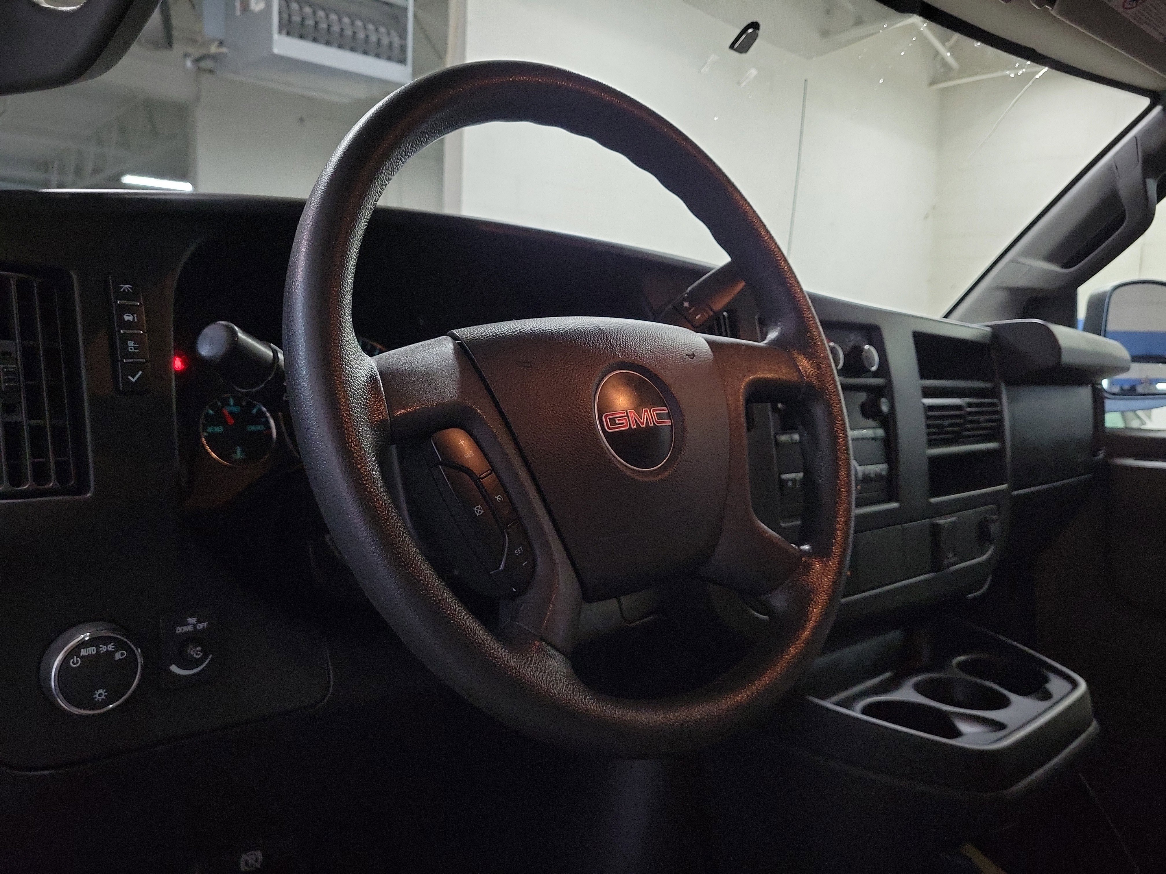 Used 2017 GMC Savana 2500 image 16