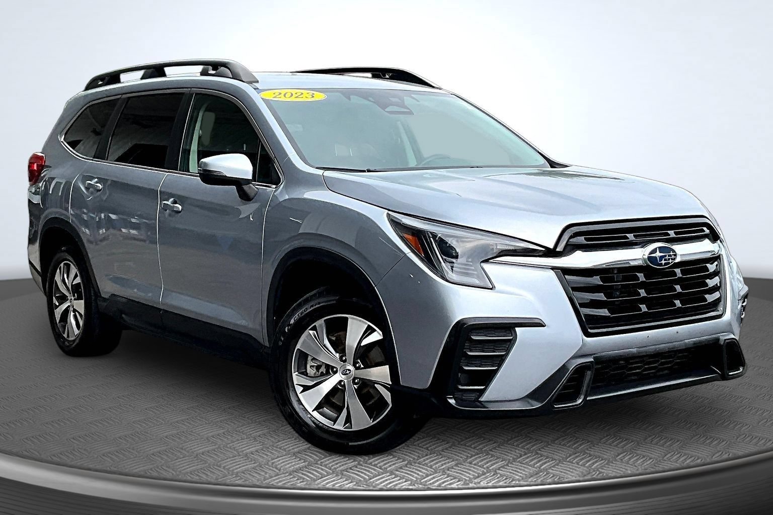 Used 2023 Subaru Ascent Premium w/ Convenience Package AWD/4WD image 2