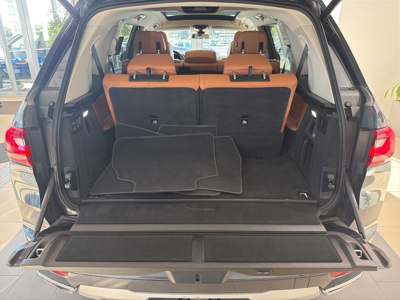 Certified 2022 BMW X7 xDrive40i w/ Premium Package image 12