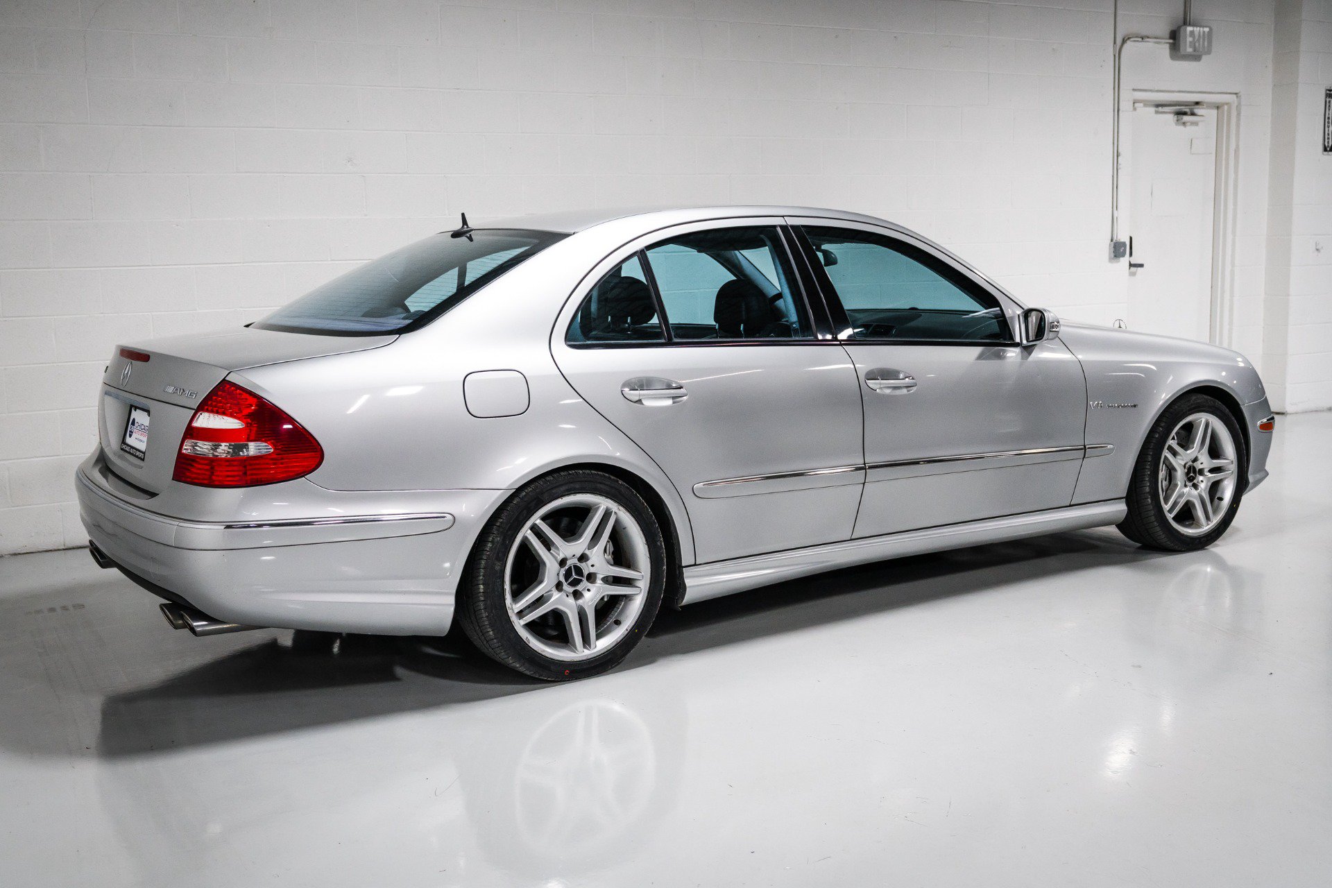 Used 2005 Mercedes-Benz E 55 AMG Sedan image 3