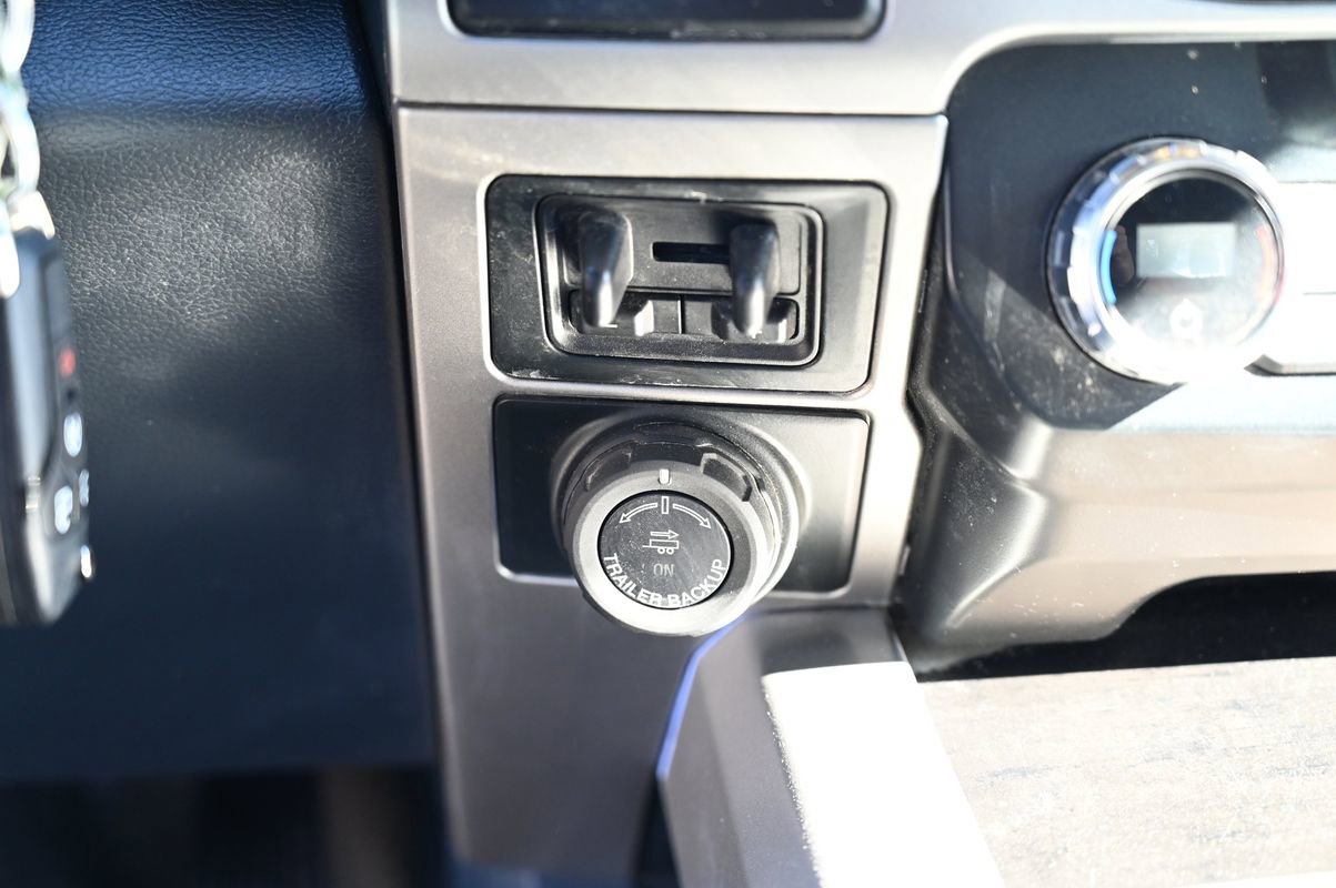 Used 2022 Ford F350 Lariat w/ Chrome Package image 36