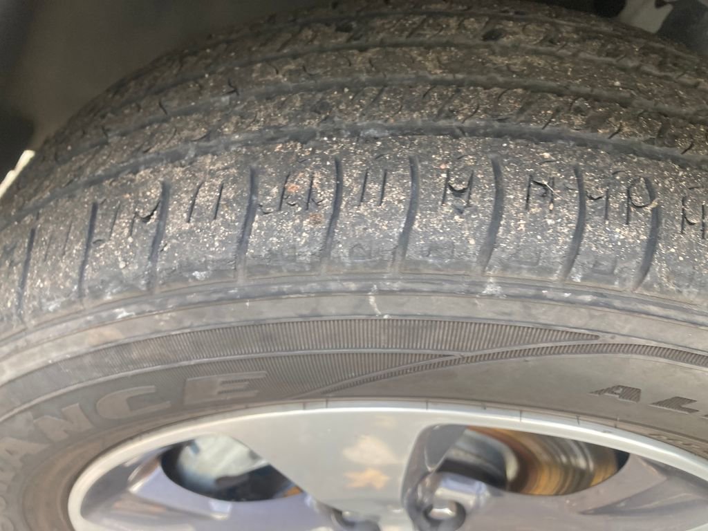 Used 2019 Jeep Cherokee Limited image 38