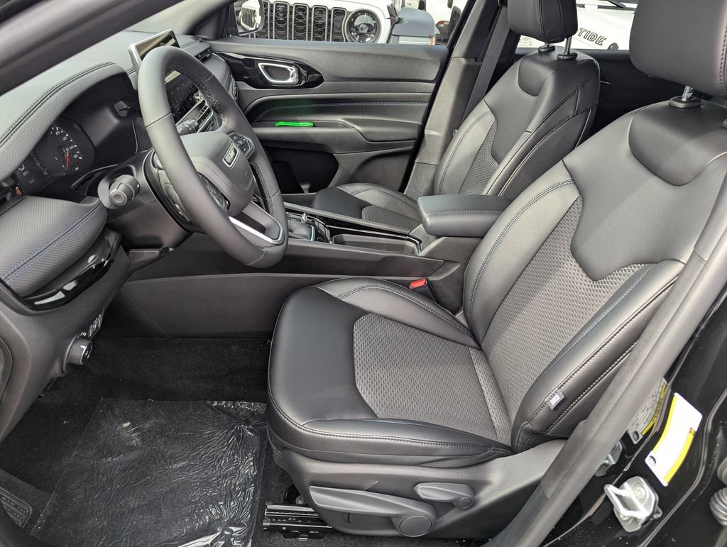 New 2026 Jeep Compass Latitude AWD/4WD image 12