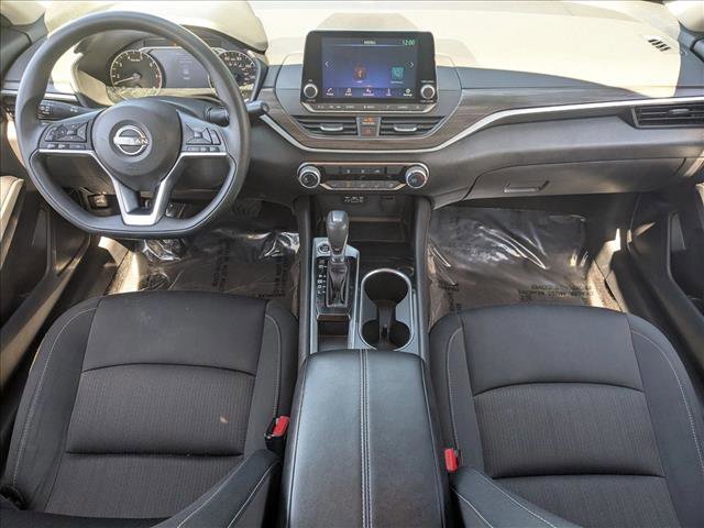 Used 2024 Nissan Altima 2.5 SV image 17
