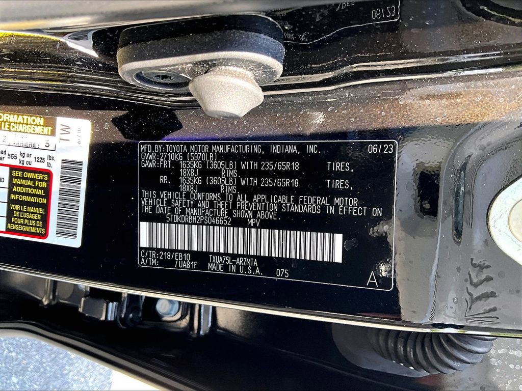 Used 2023 Toyota Highlander XLE AWD/4WD image 37