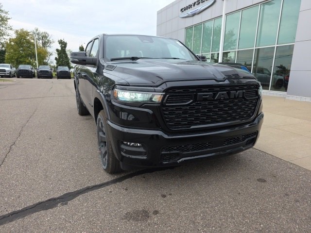 New 2026 RAM 1500 4x4 Crew Cab image 3