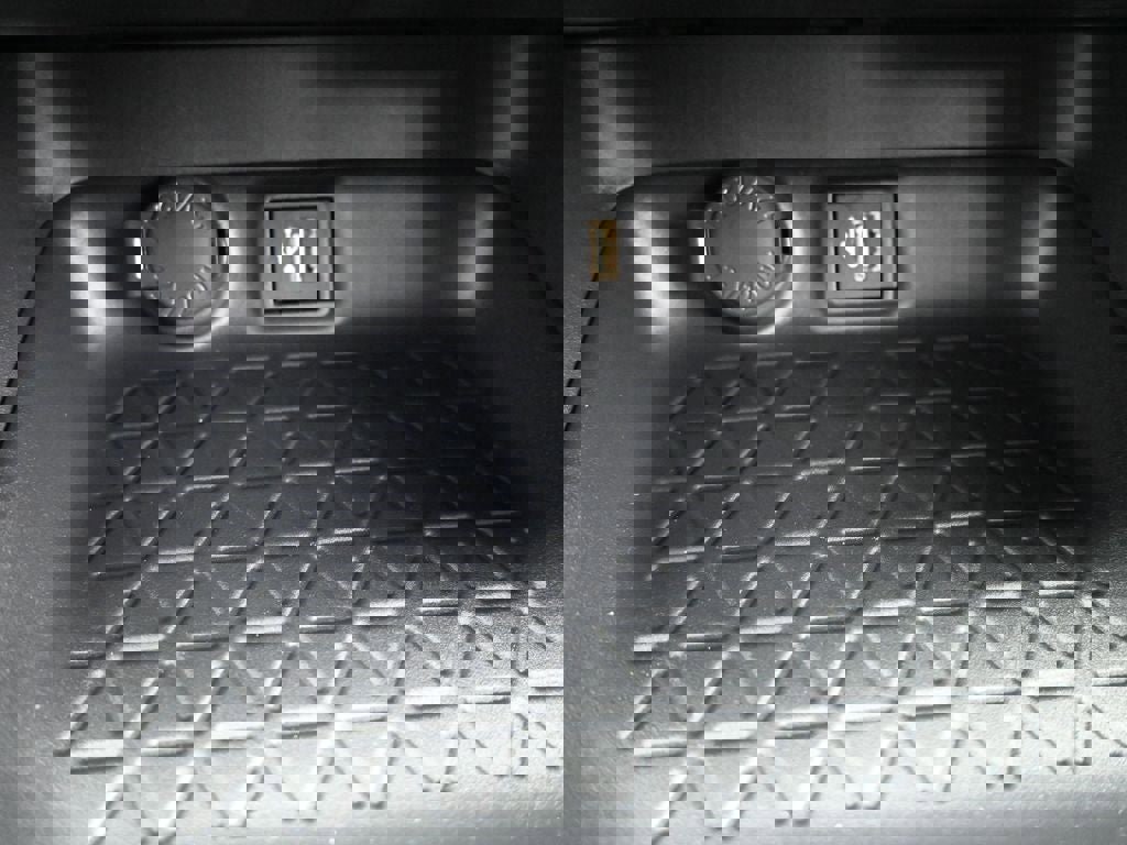 New 2025 Toyota RAV4 LE image 34