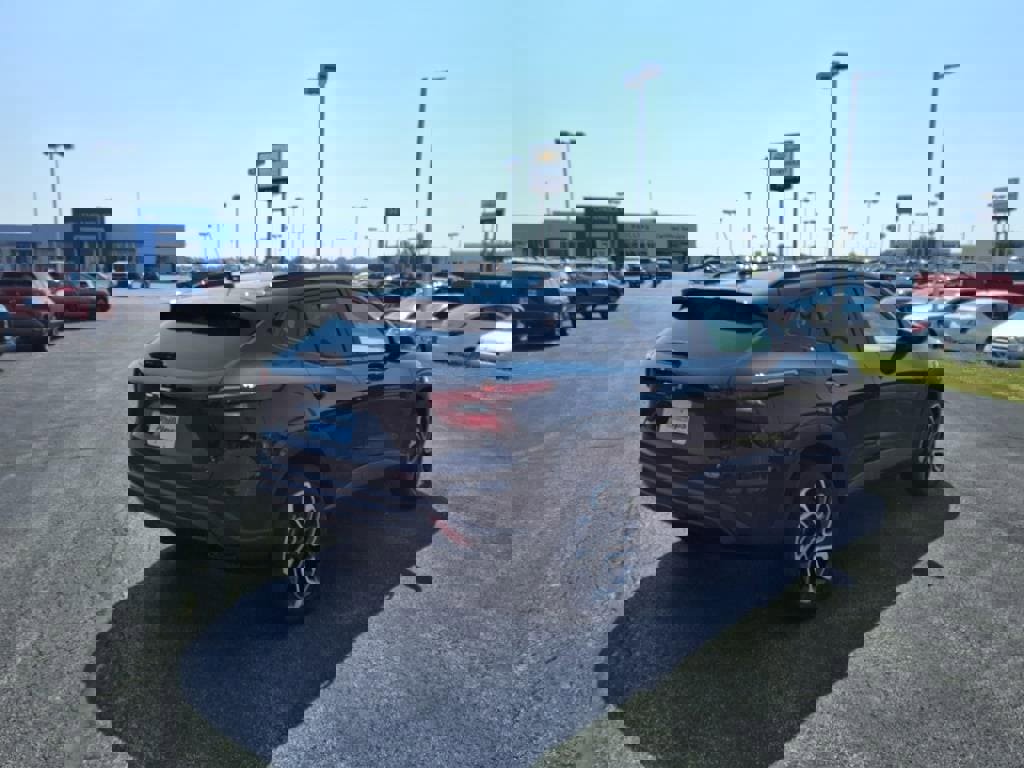 New 2025 Chevrolet Trax RS image 3