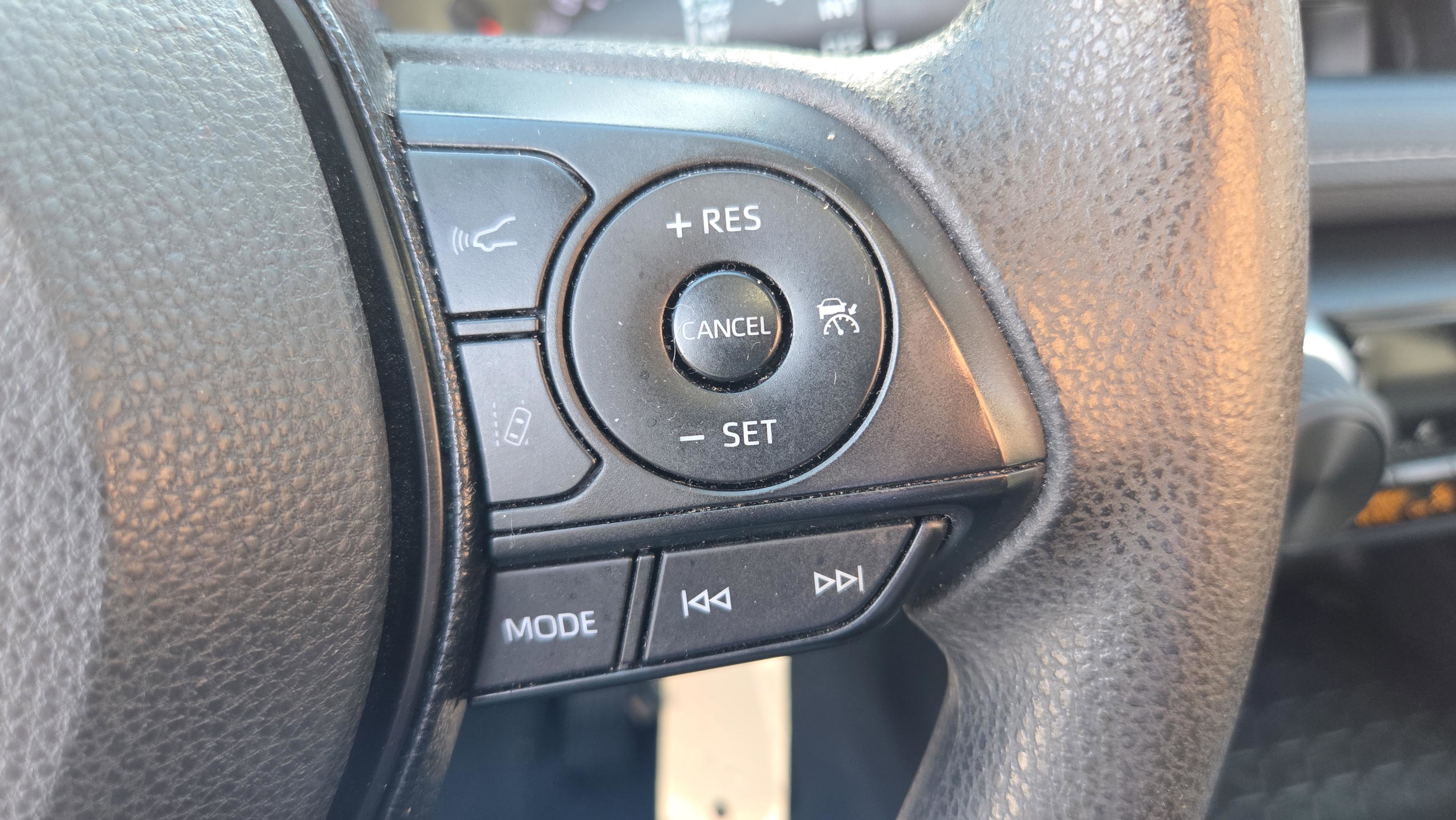 Used 2020 Toyota RAV4 LE image 30