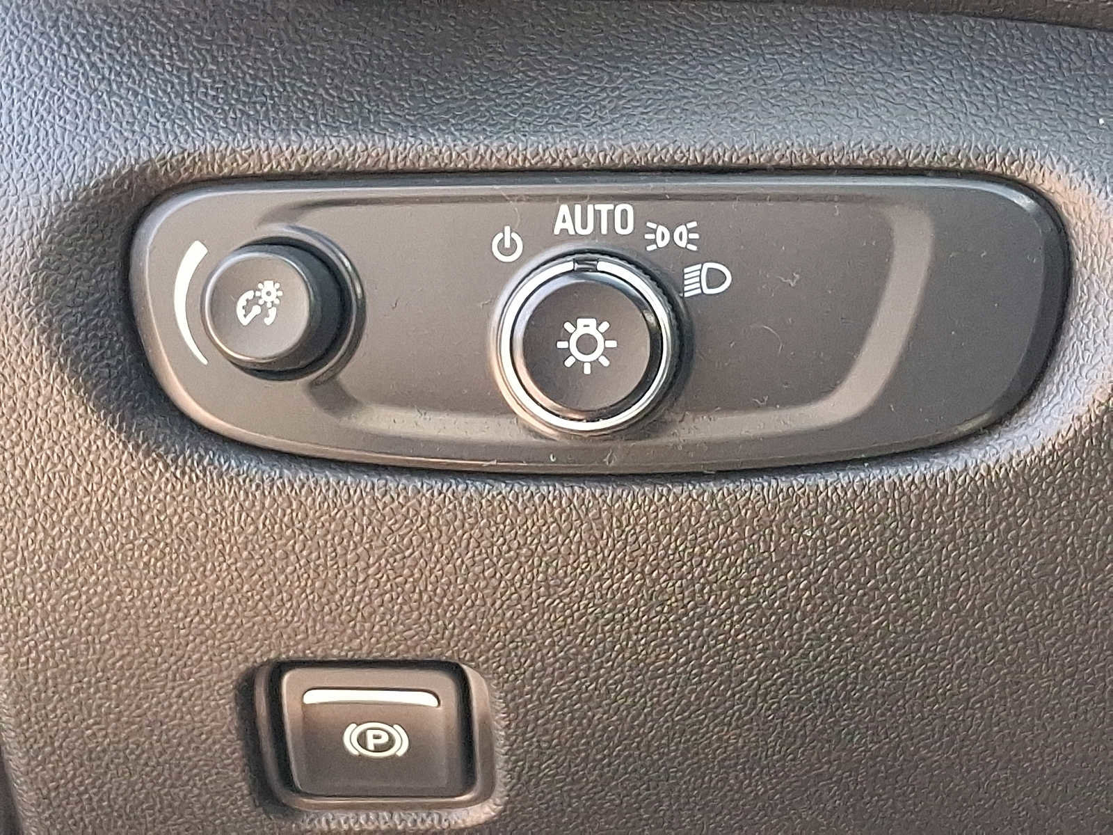 Used 2020 Chevrolet Blazer LT FWD image 24