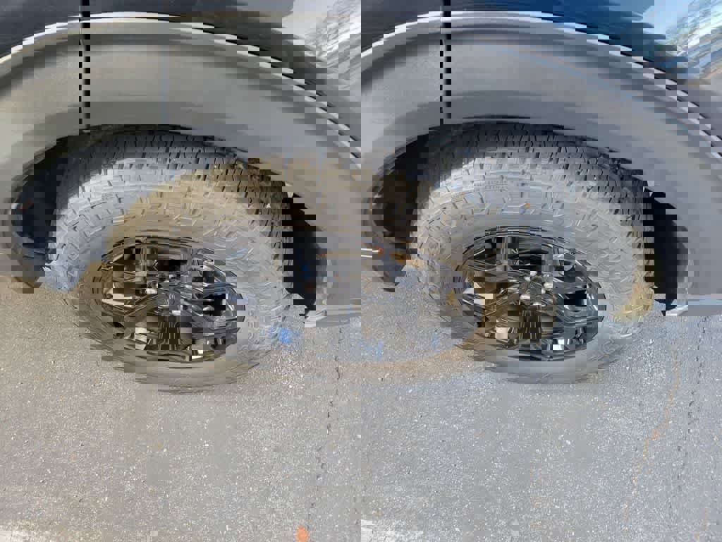 Used 2022 Ford Explorer Timberline image 2