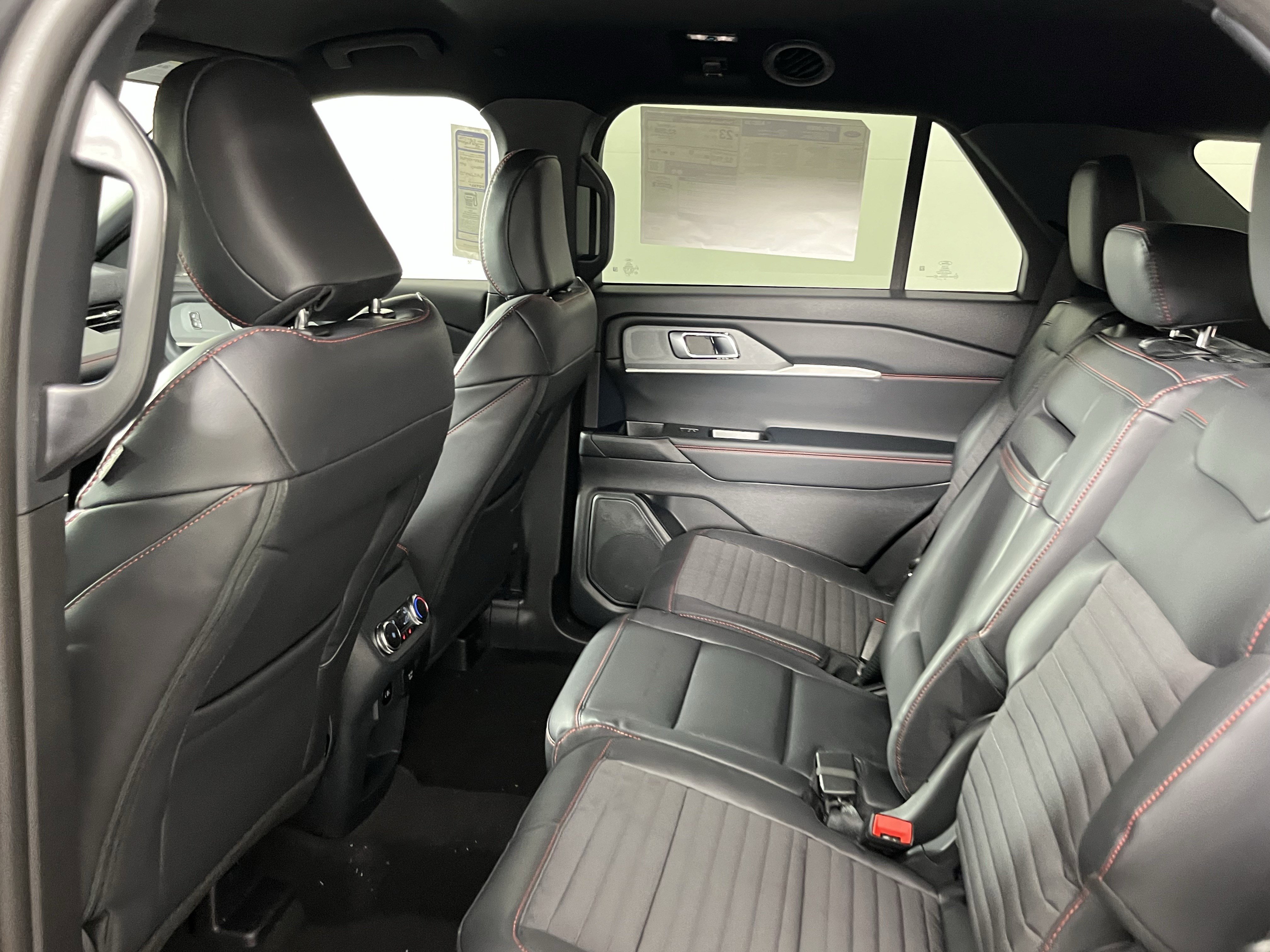 New 2026 Ford Explorer ST-Line w/ ST-Line Street Pack image 13