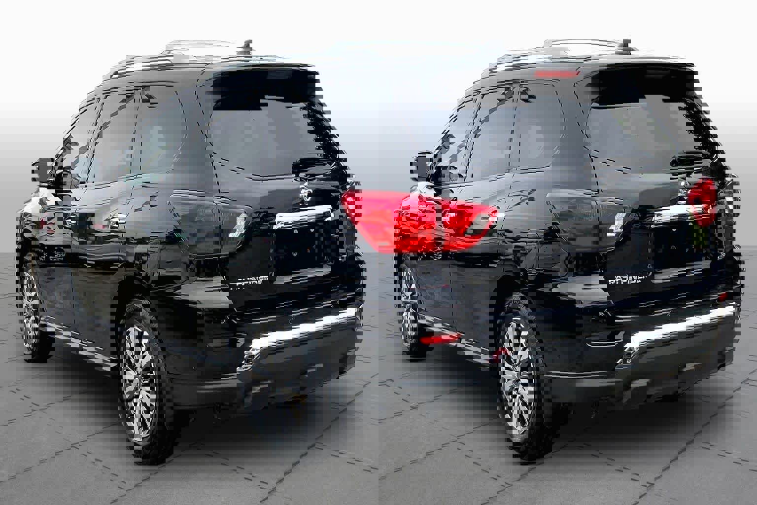 Used 2019 Nissan Pathfinder SL image 12