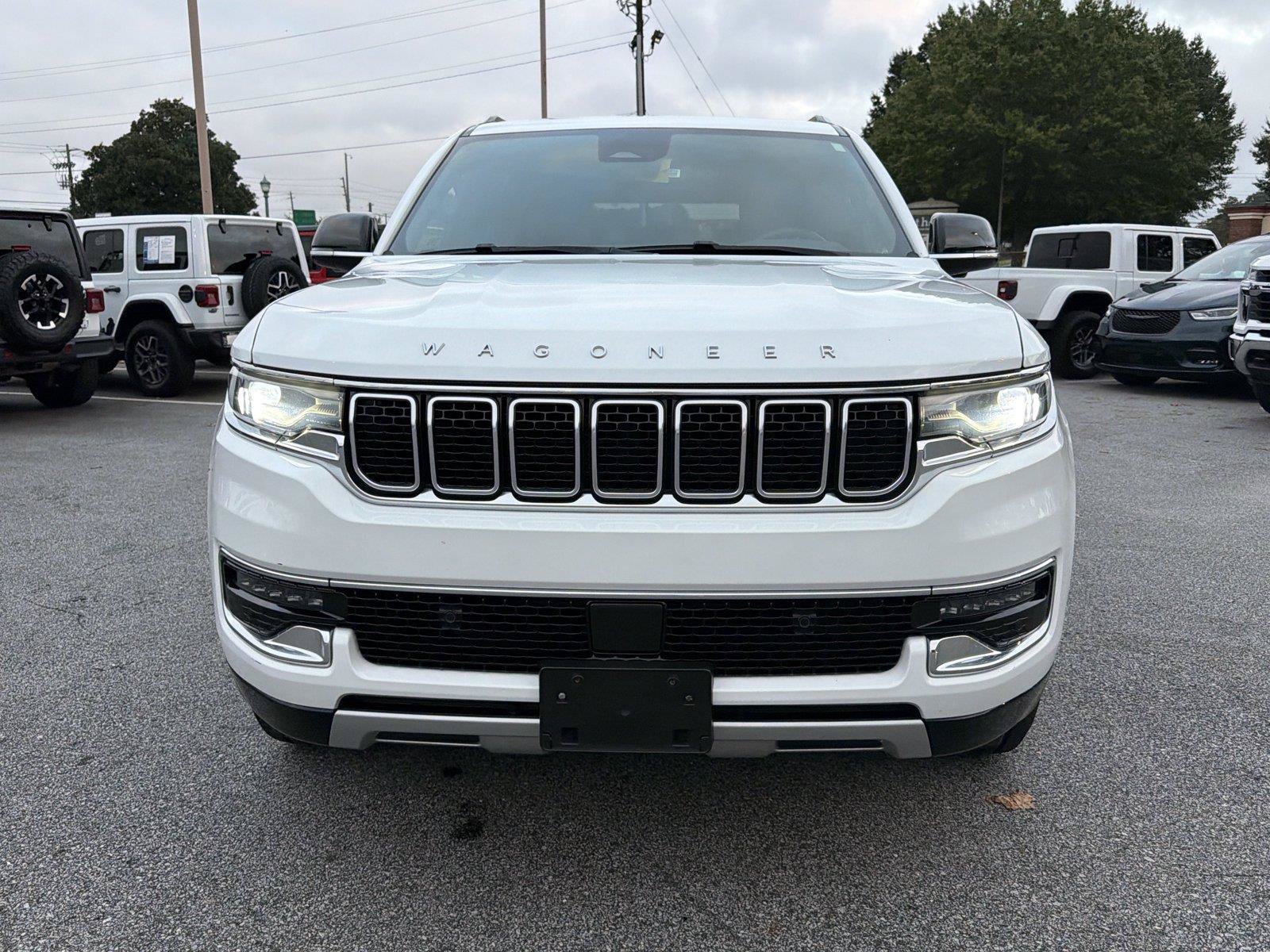 Used 2024 Jeep Wagoneer Series II w/ Flexible Seating Group RWD image 3