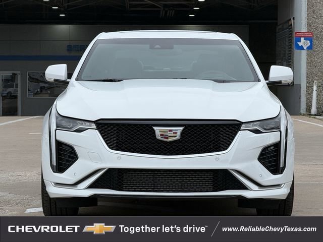 Used 2025 Cadillac CT4 Sport RWD image 3