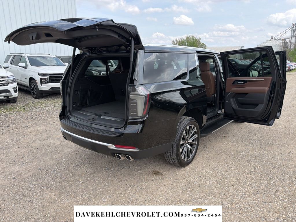 Used 2025 Chevrolet Suburban High Country w/ Sun And Tow Package AWD/4WD image 36