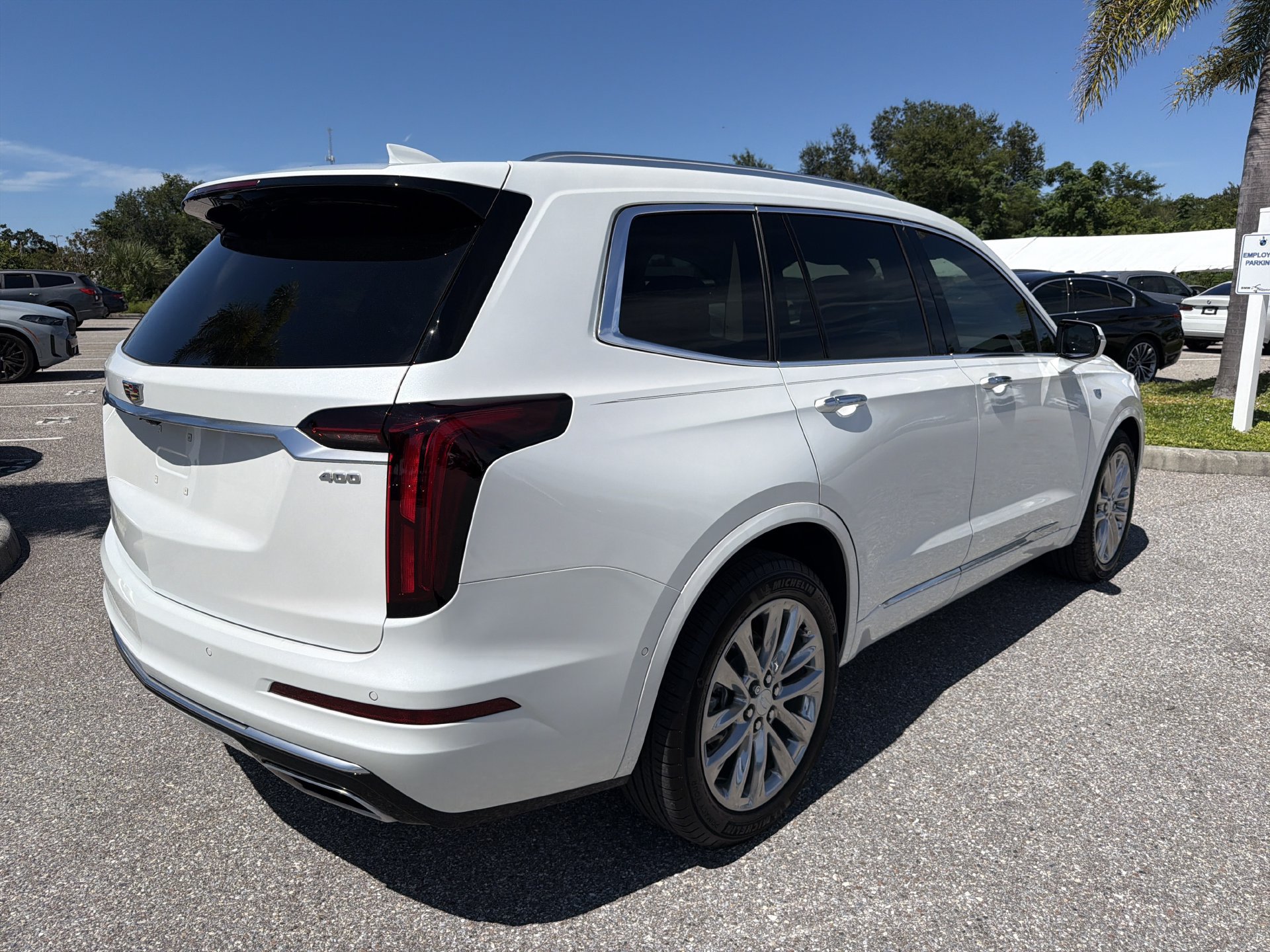 Used 2024 Cadillac XT6 Premium Luxury w/ Technology Package FWD image 5