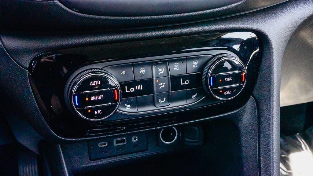 Used 2023 Buick Encore GX Select w/ Sport Touring Package FWD image 19