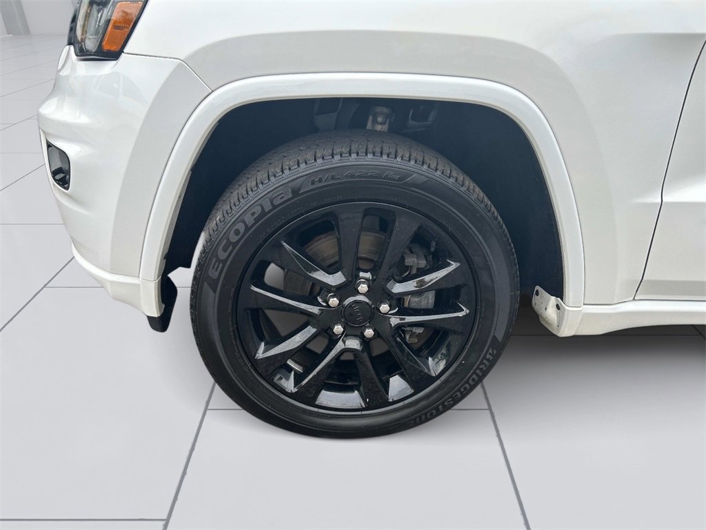 Used 2022 Jeep Grand Cherokee Laredo X image 8