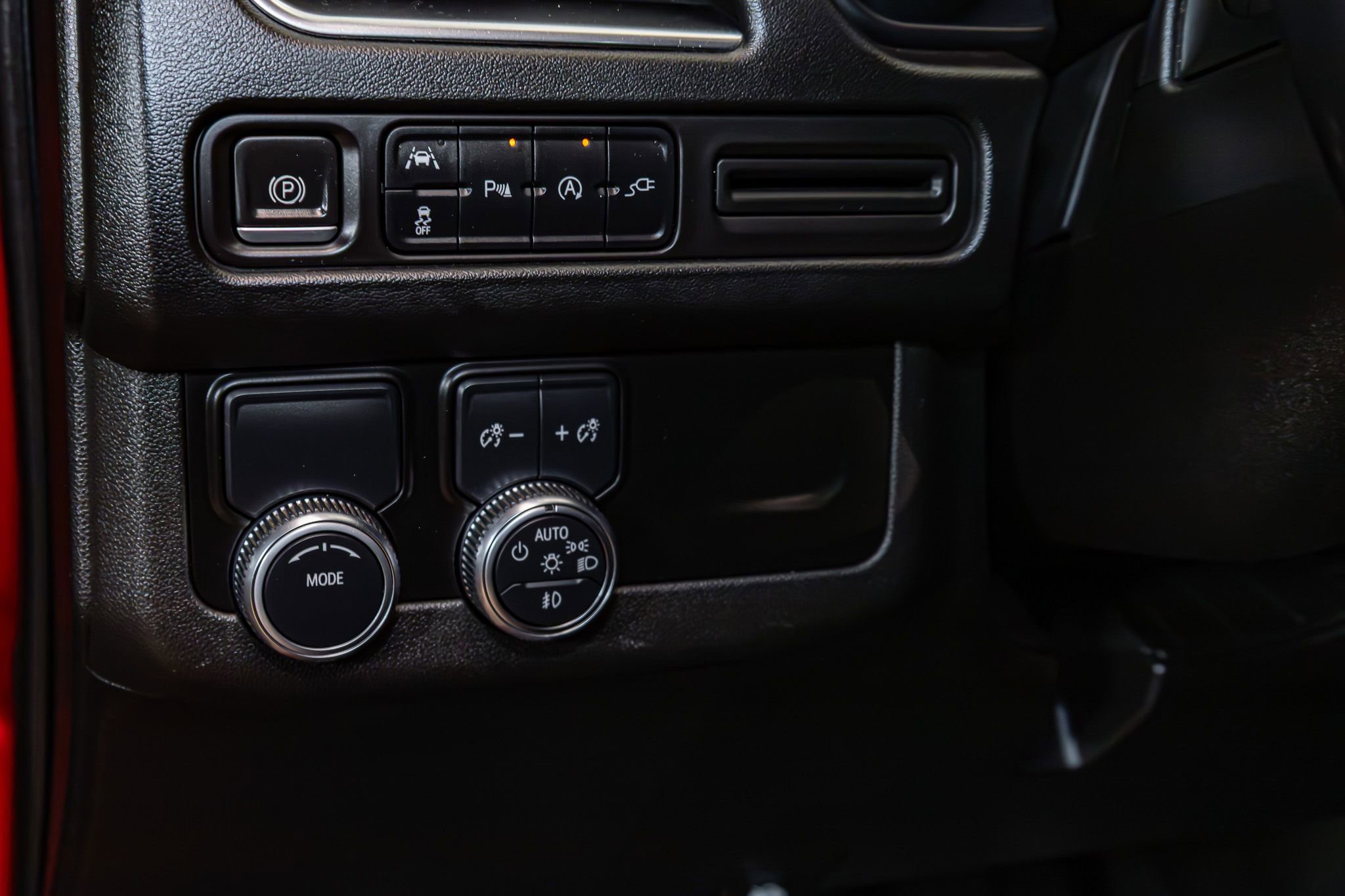 Used 2022 GMC Yukon XL SLE w/ Gmc Pro Safety Plus Package image 16