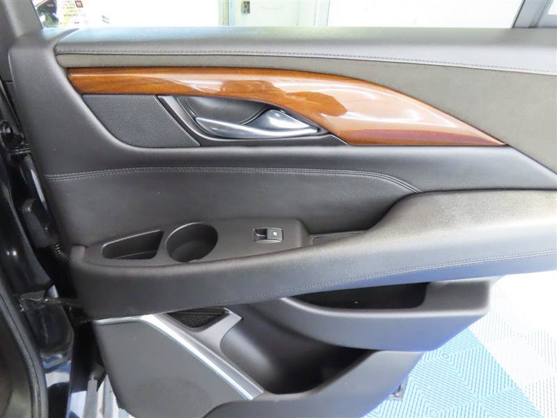 Used 2020 Cadillac Escalade Premium Luxury AWD/4WD image 37