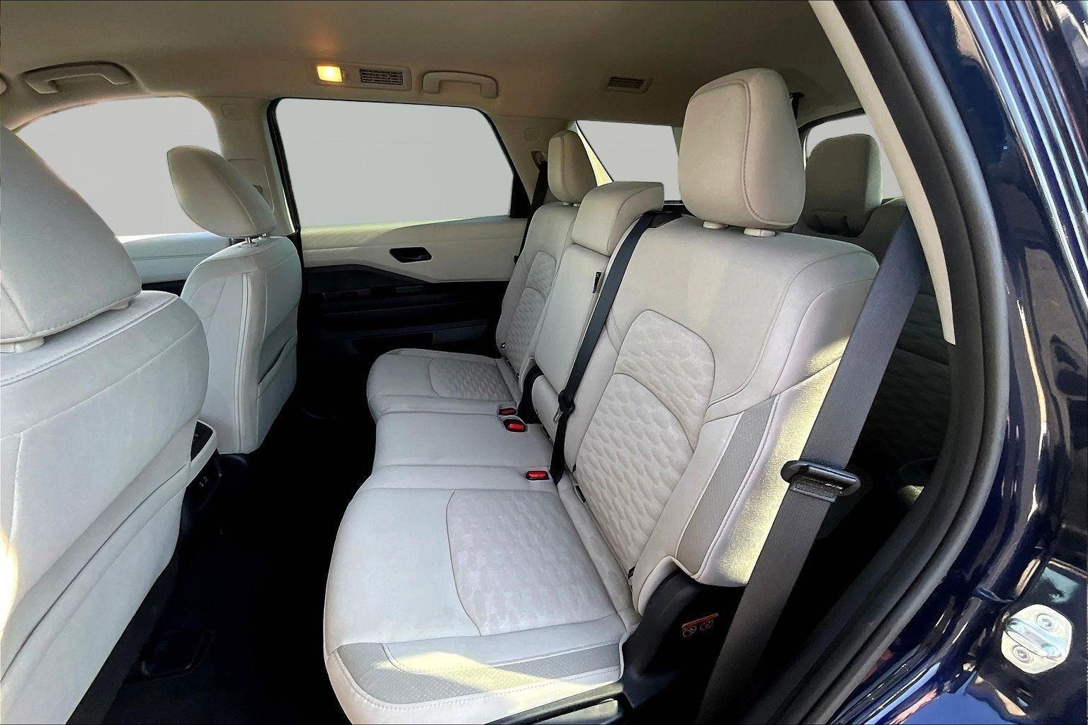 Used 2024 Nissan Pathfinder SV AWD/4WD image 22
