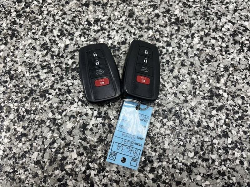 Used 2021 Toyota Highlander Limited AWD/4WD image 16