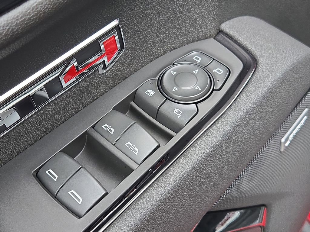 Used 2025 GMC Sierra 1500 AT4 w/ AT4 Premium Package image 9