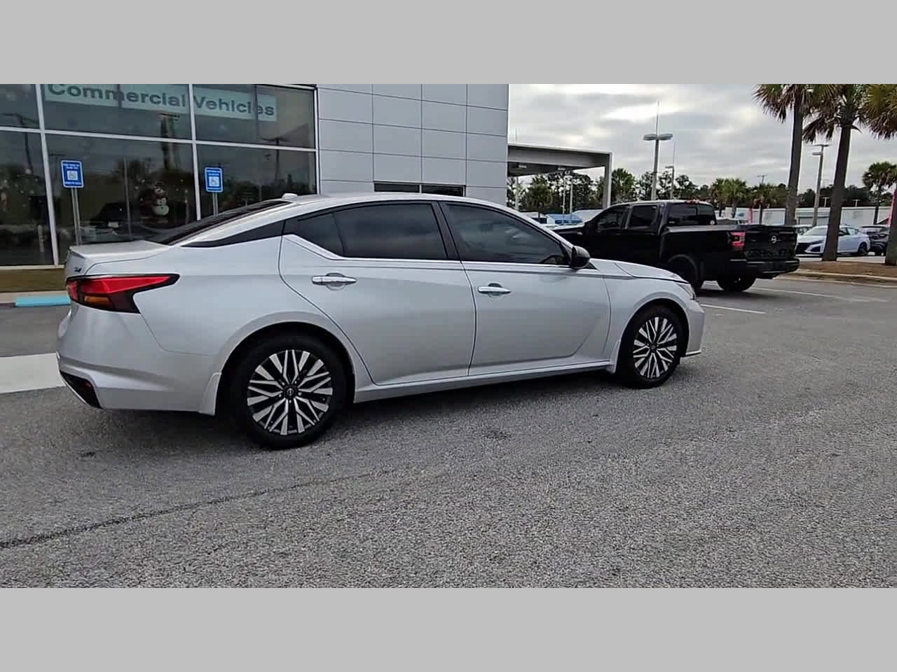 Used 2024 Nissan Altima 2.5 SV image 34