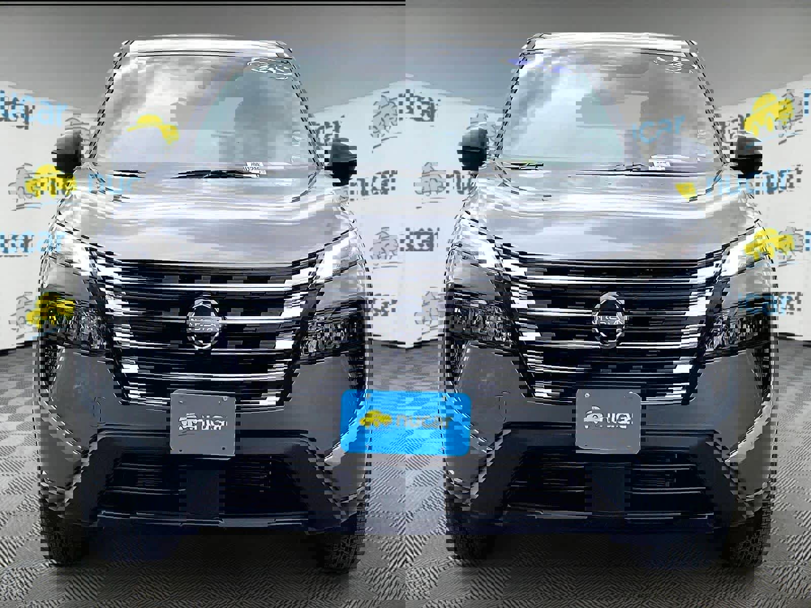 Used 2025 Nissan Rogue S image 2