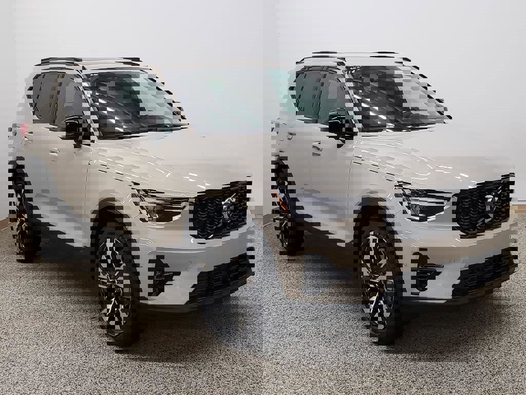 New 2026 Volvo XC40 B5 Plus w/ Climate Package