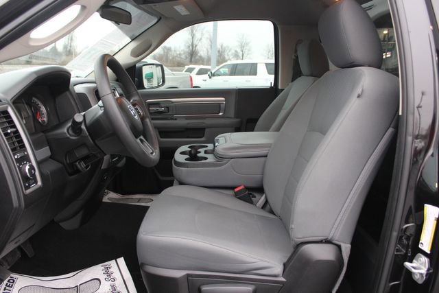 Used 2018 RAM 1500 Express w/ Black Ram 1500 Express Group RWD image 18