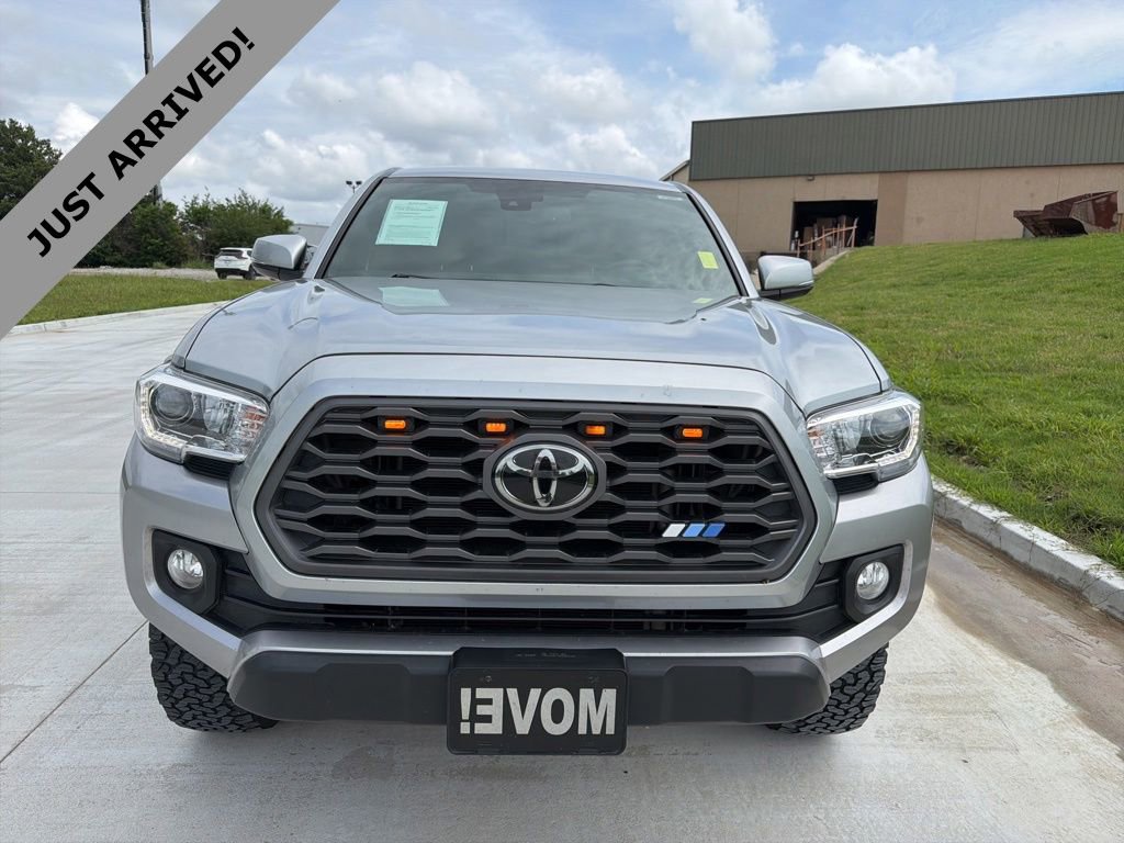 Used 2022 Toyota Tacoma TRD Off-Road w/ Technology Package AWD/4WD image 2