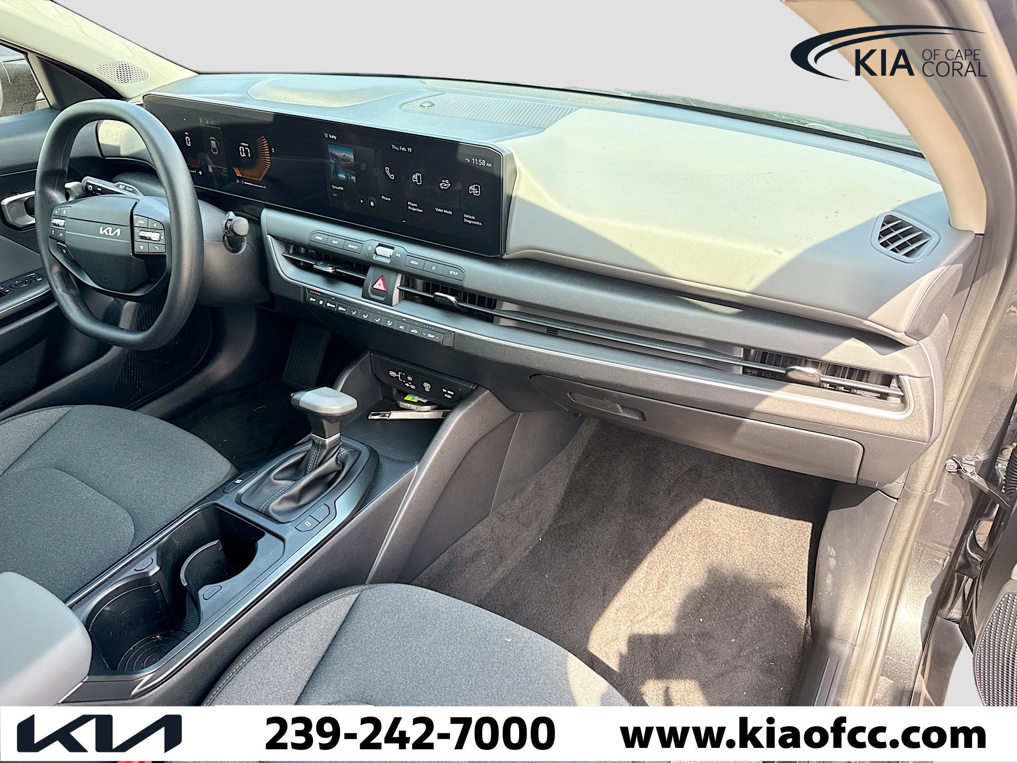 New 2025 Kia K4 LXS image 12