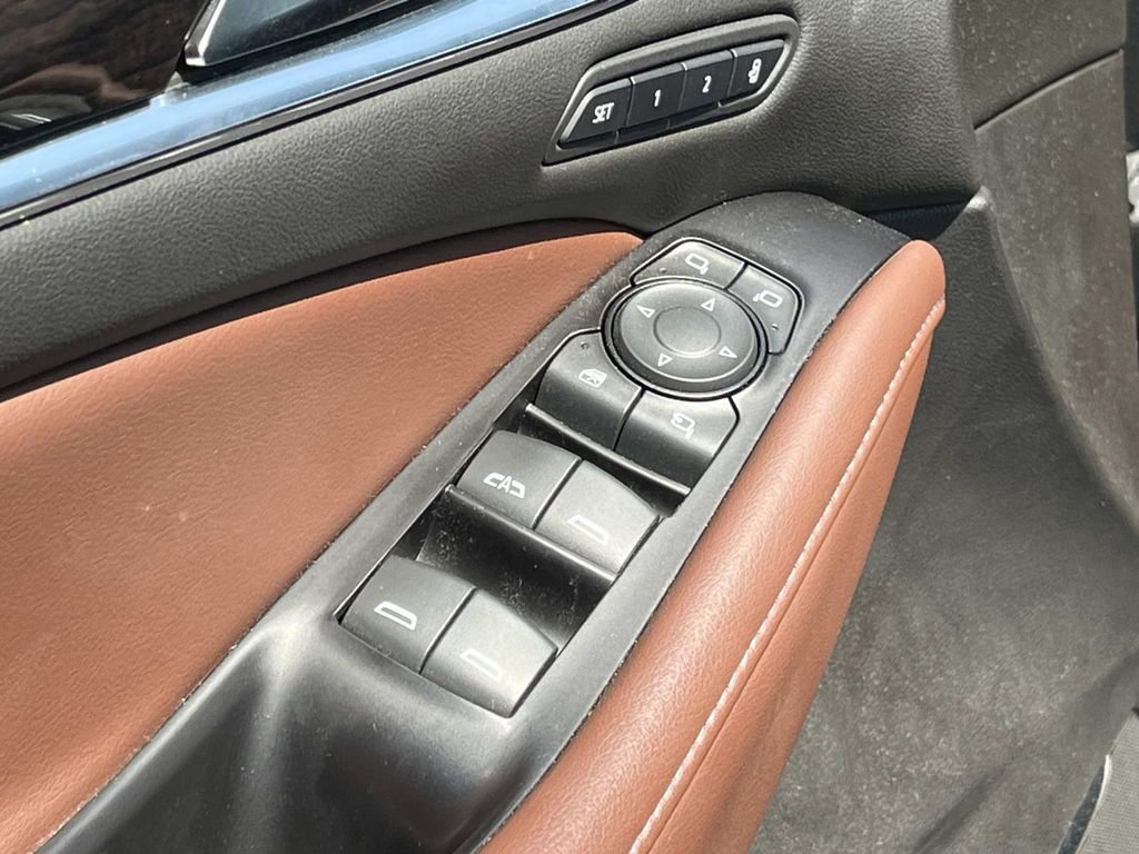 Used 2019 Buick Enclave Avenir w/ Avenir Technology Package image 26