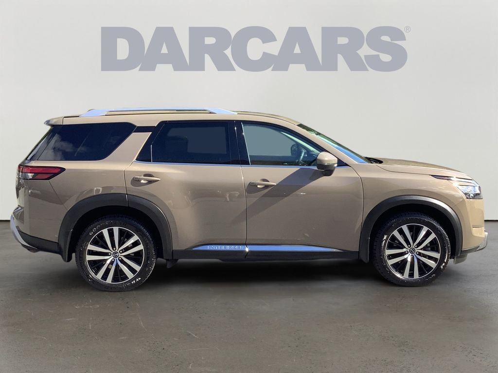 Used 2023 Nissan Pathfinder Platinum image 8