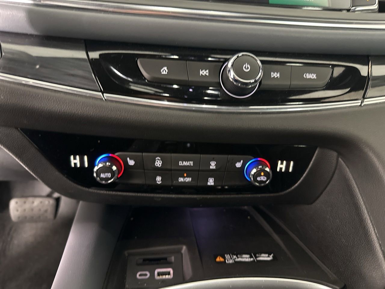 Used 2023 Buick Enclave Essence w/ Experience Buick Package image 19