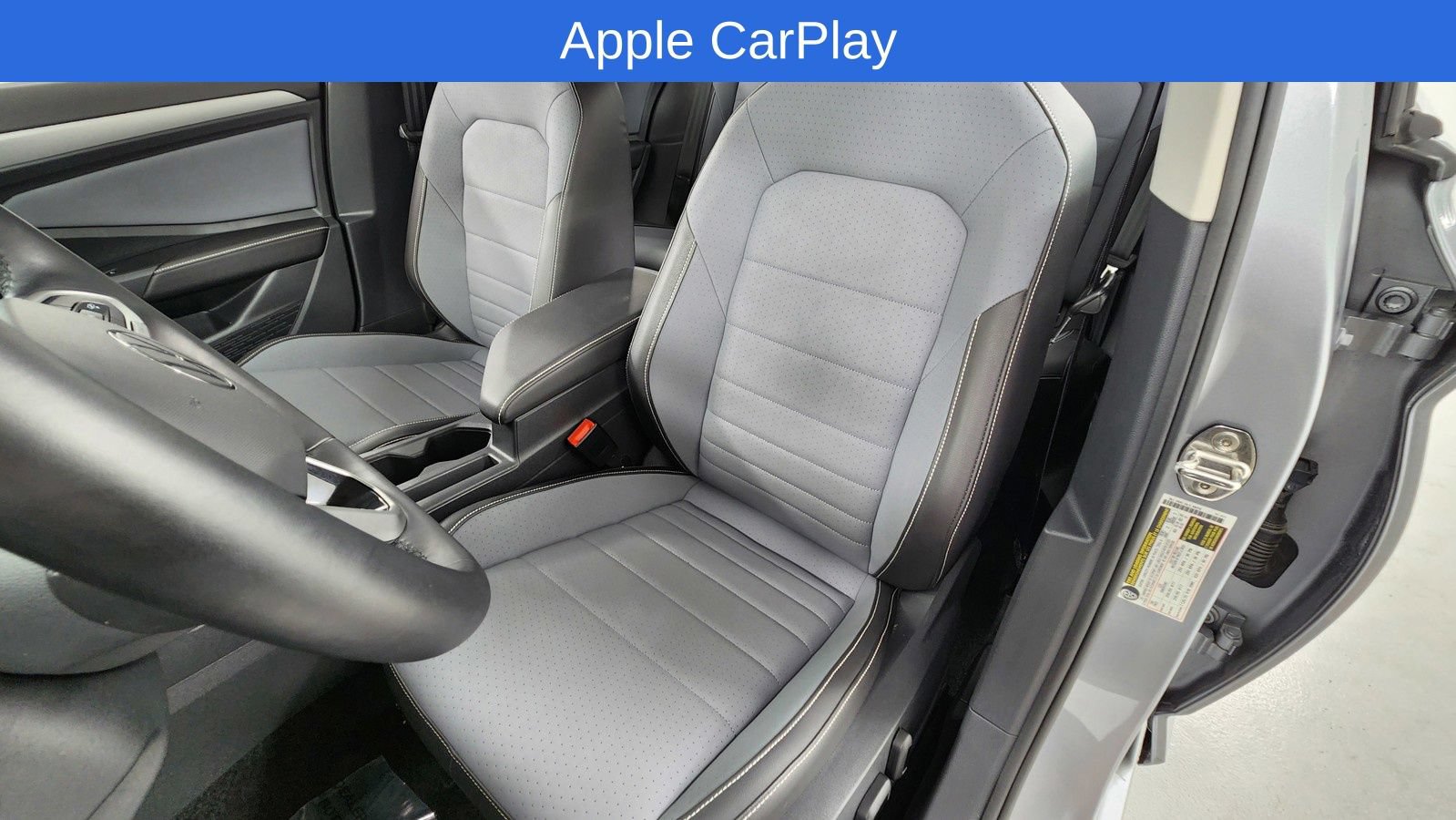 Used 2025 Volkswagen Jetta SE FWD image 10