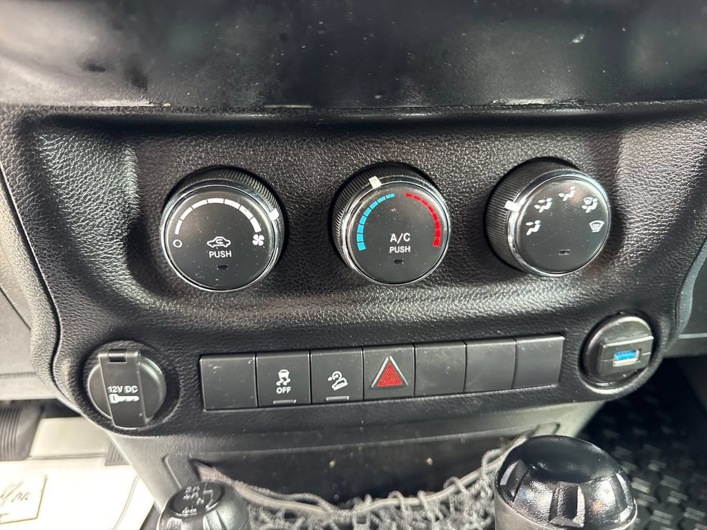 Used 2012 Jeep Wrangler Sport AWD/4WD image 15