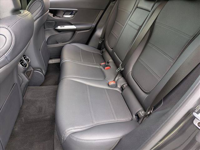 Used 2025 Mercedes-Benz GLC 300 image 19