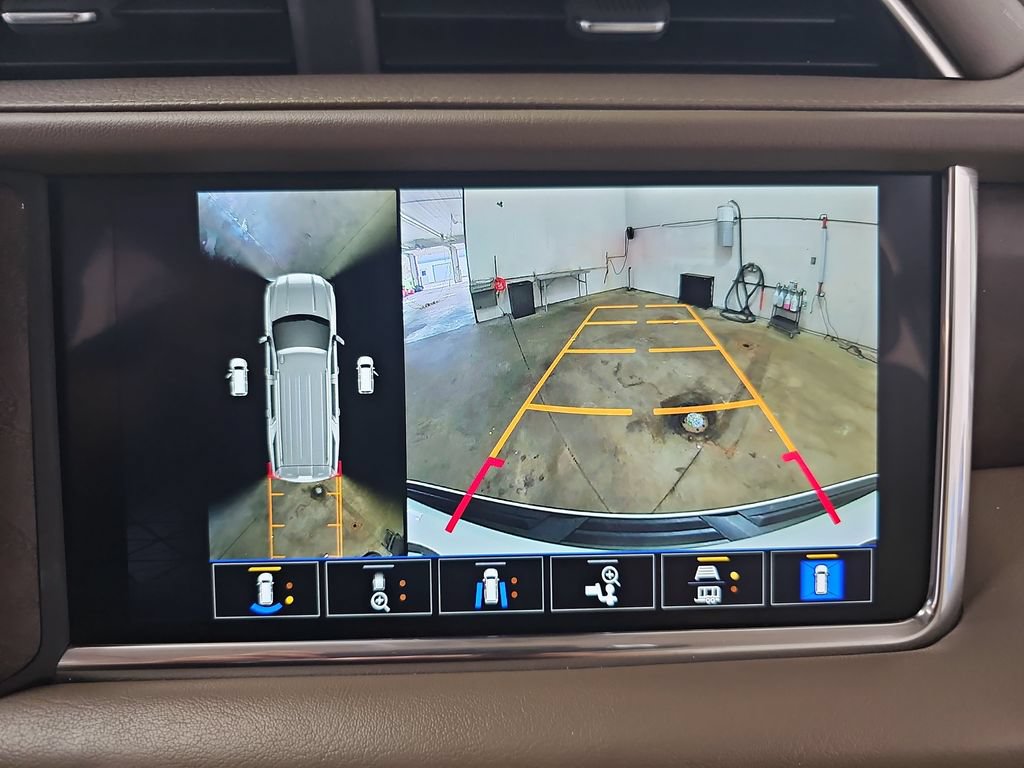 Used 2023 GMC Yukon Denali AWD/4WD image 25