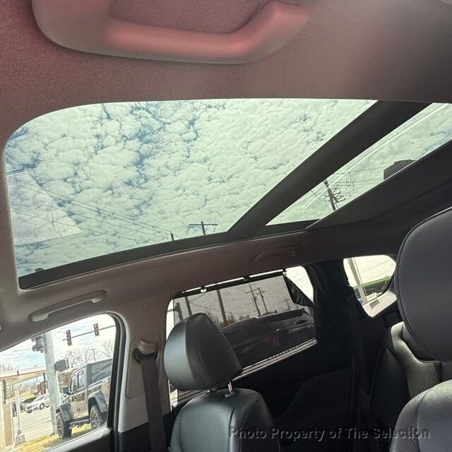 Used 2023 Hyundai Santa Fe Limited image 33