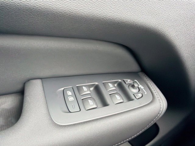 New 2027 Volvo XC60 B5 Ultra AWD/4WD image 23