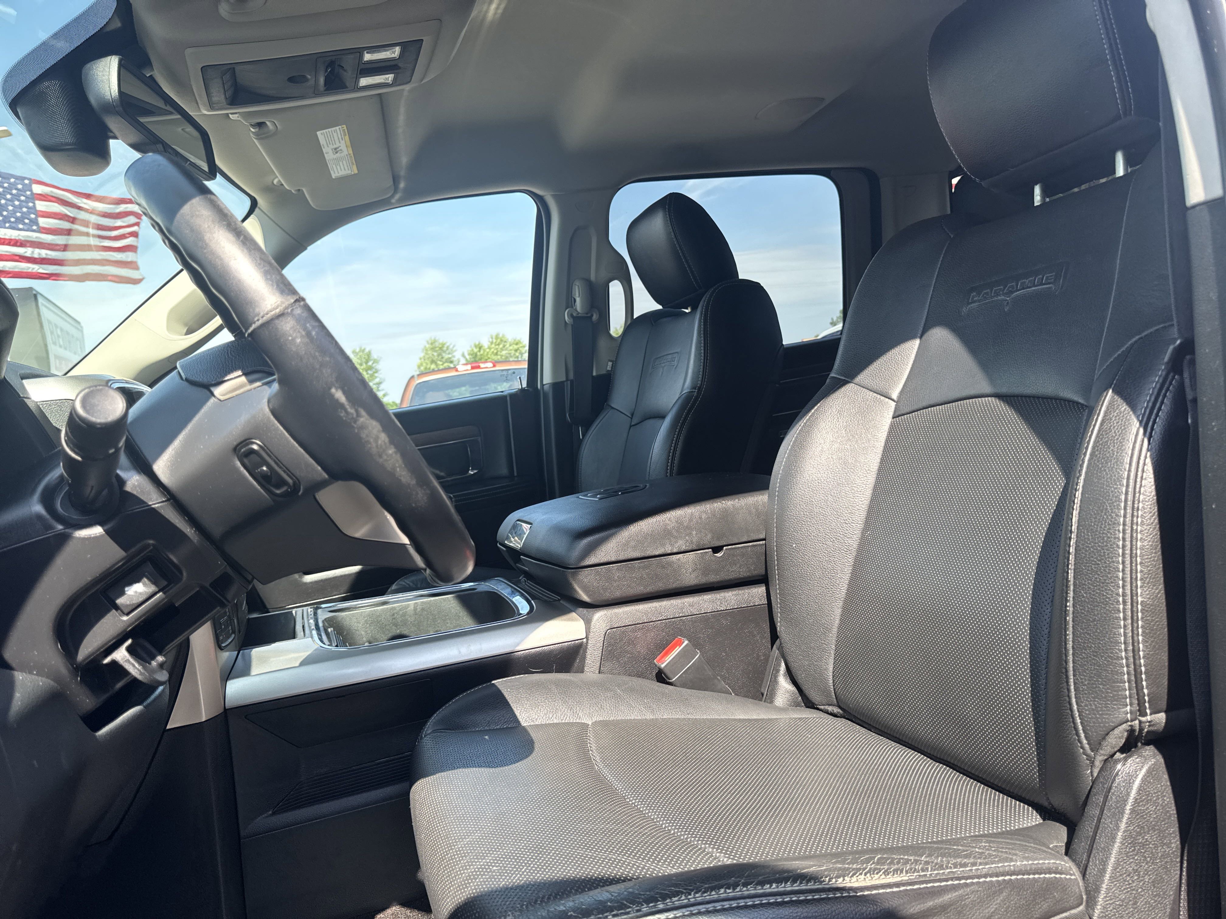 Used 2016 RAM 1500 Laramie w/ Convenience Group image 16