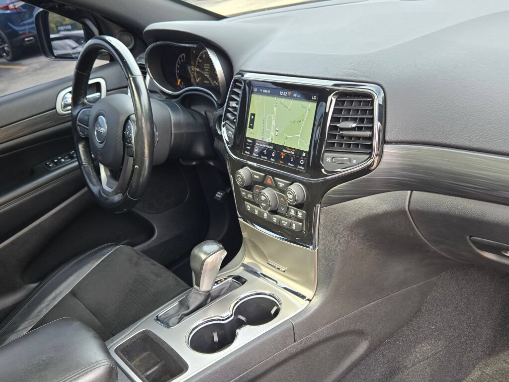 Used 2021 Jeep Grand Cherokee Laredo X AWD/4WD image 9