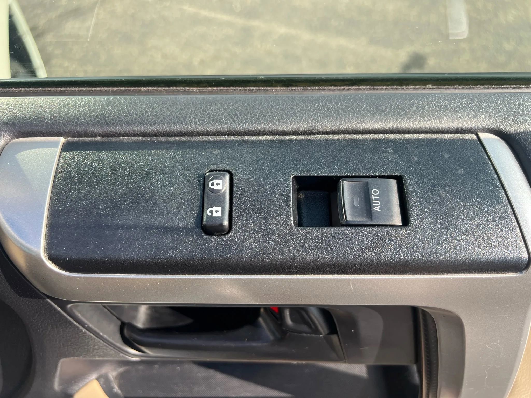 Used 2013 Toyota 4Runner SR5 image 28