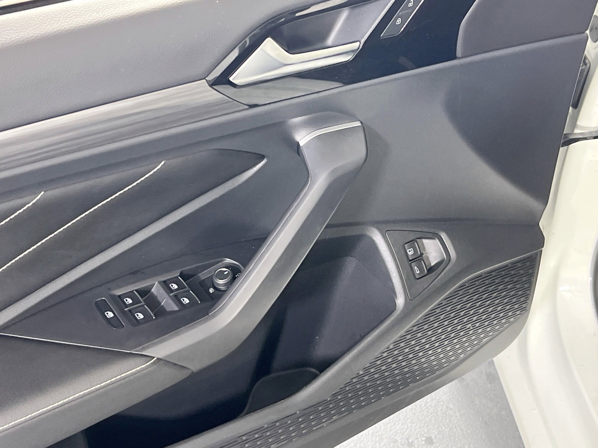 Used 2022 Volkswagen Jetta SEL image 18