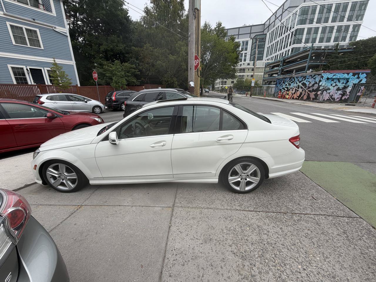Used 2011 Mercedes-Benz C 300 4MATIC Sedan image 2