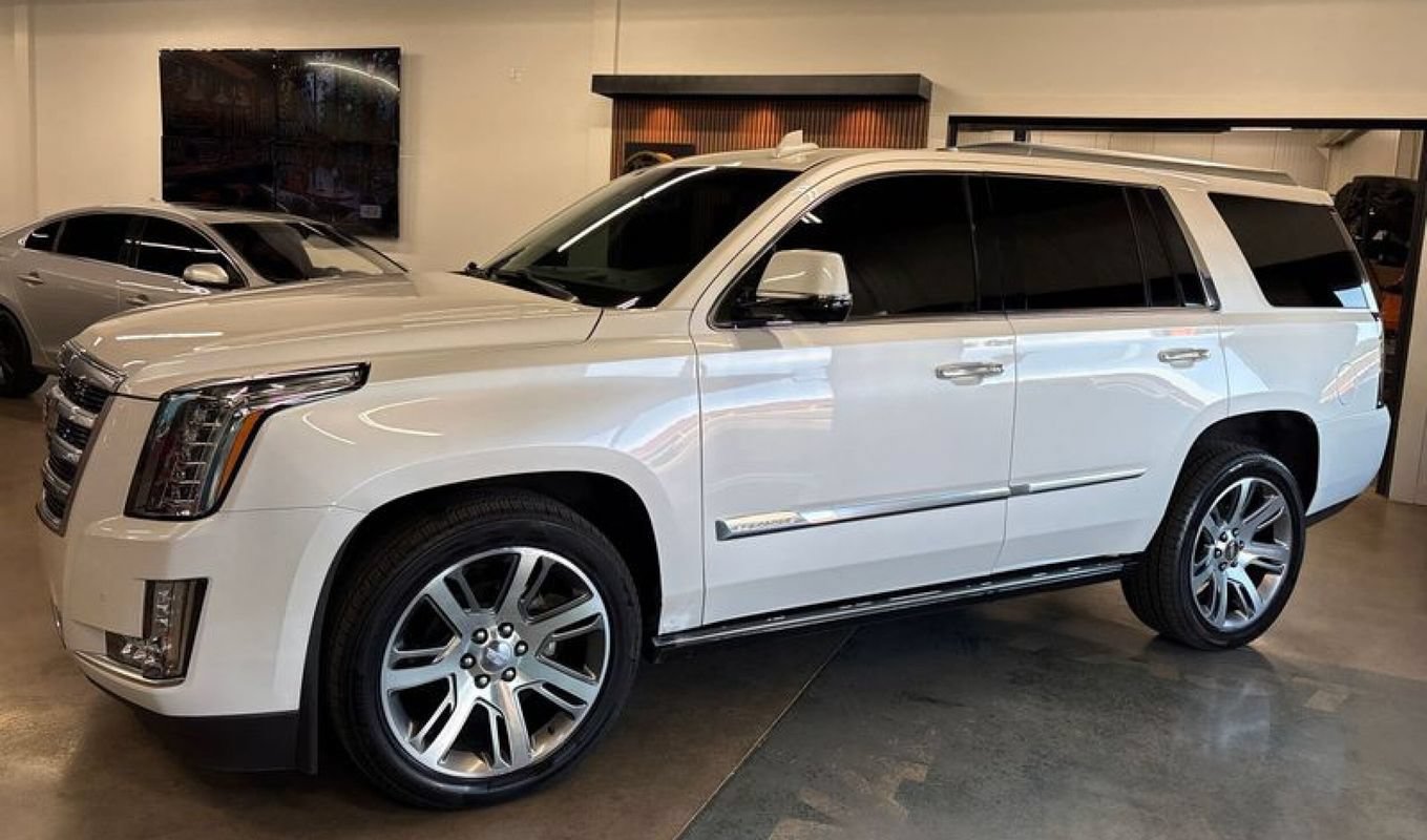 Used 2016 Cadillac Escalade Premium AWD/4WD image 1